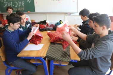 Minik Kalpler Üşümesin