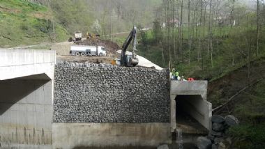 Tonya - İskenderli Yolu Hızla Devam Ediyor