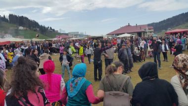 Kadıralak Yaylası Mavi Yıldız Çiçeği Şenliği Düzenlendi 