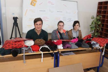 Minik Kalpler Üşümesin