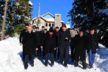 VALİ USTAOĞLU'NDAN TONYA ZİYARETİ 